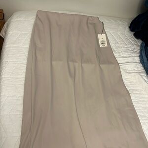 Midi casual cream colored skirt